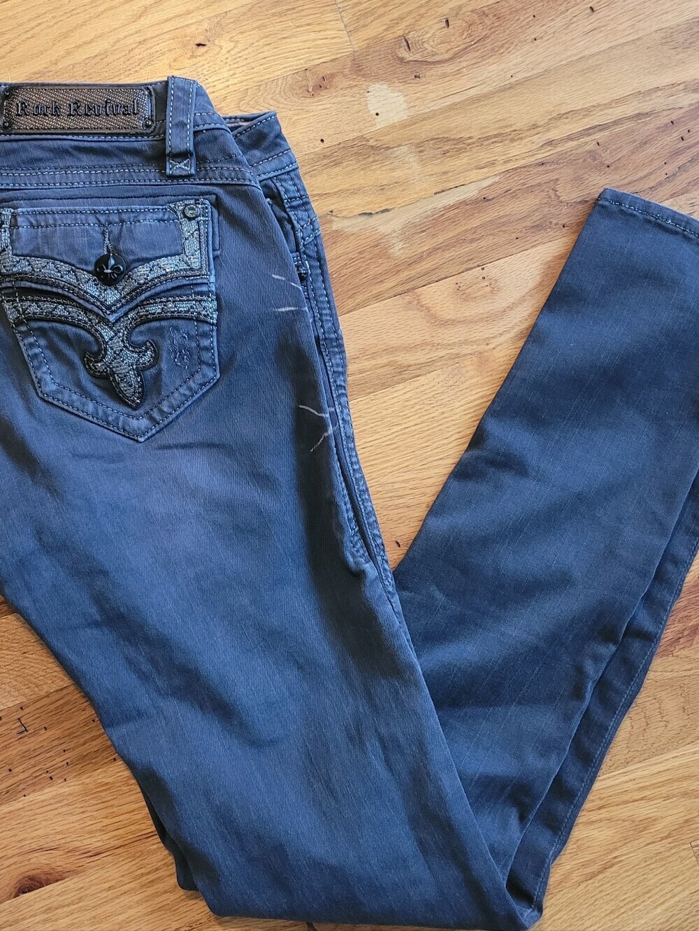 Rock Revival Jeans Teyla Women's 28 Skinny Jeans with Embroidered Pockets